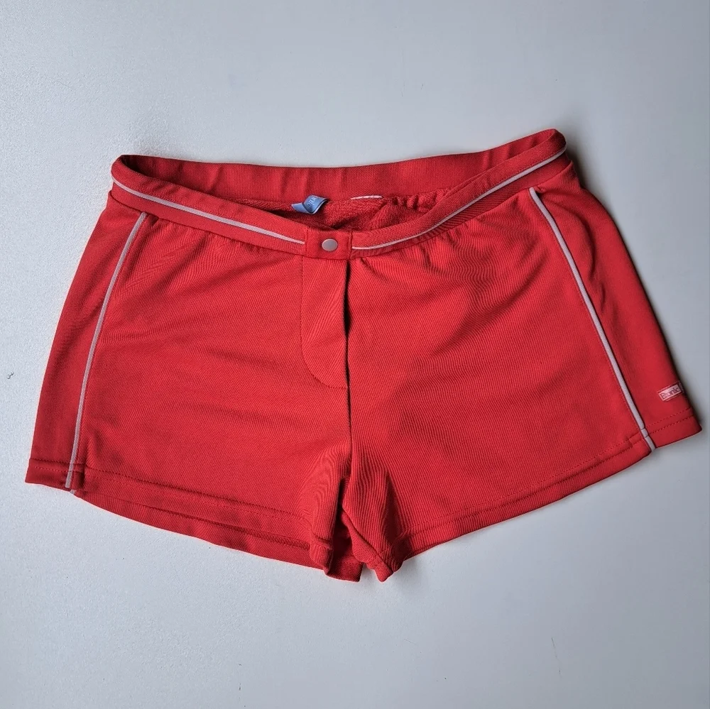 Etoníc sports shorts for women red‎ sizes M passion red